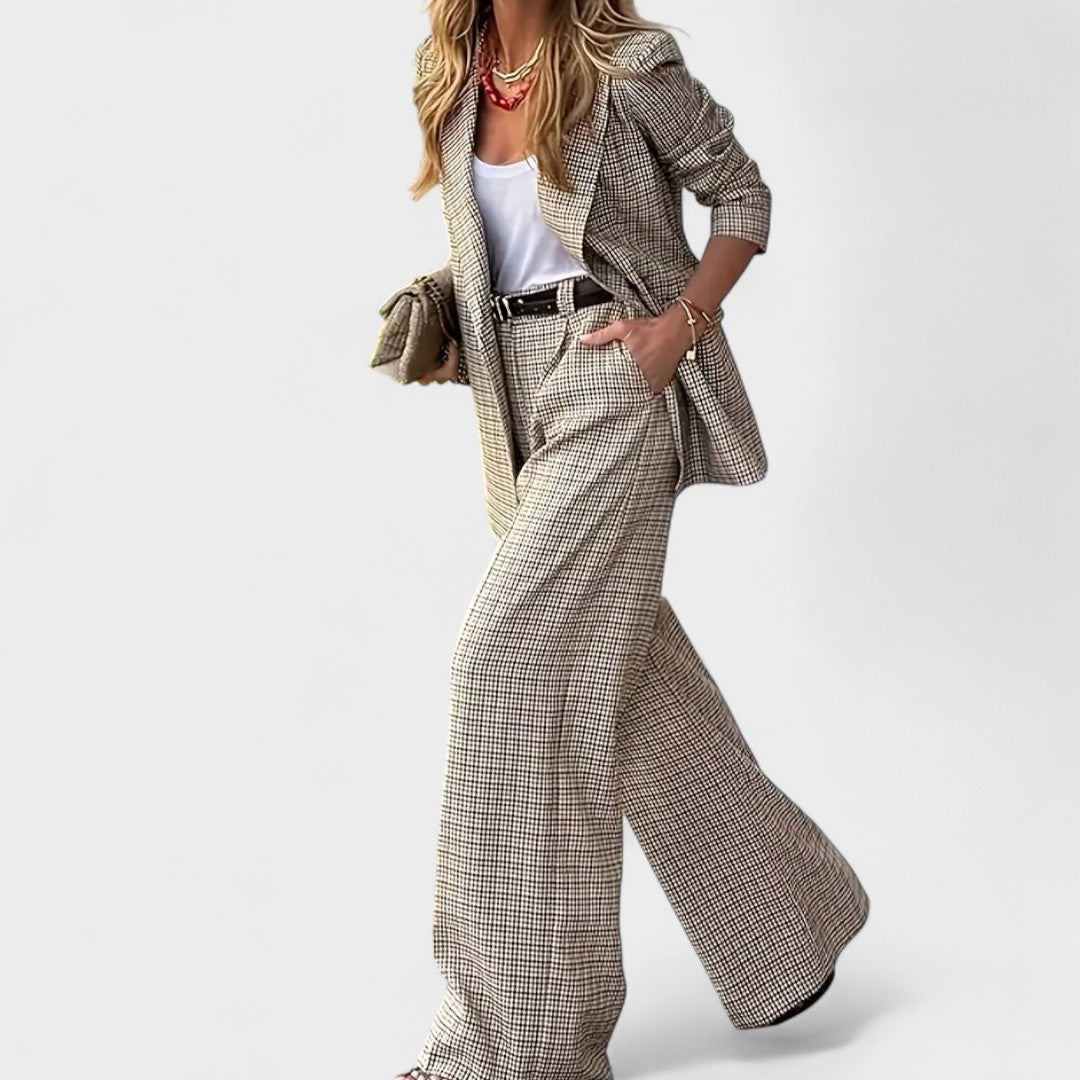Carlene - Elegant Outfit