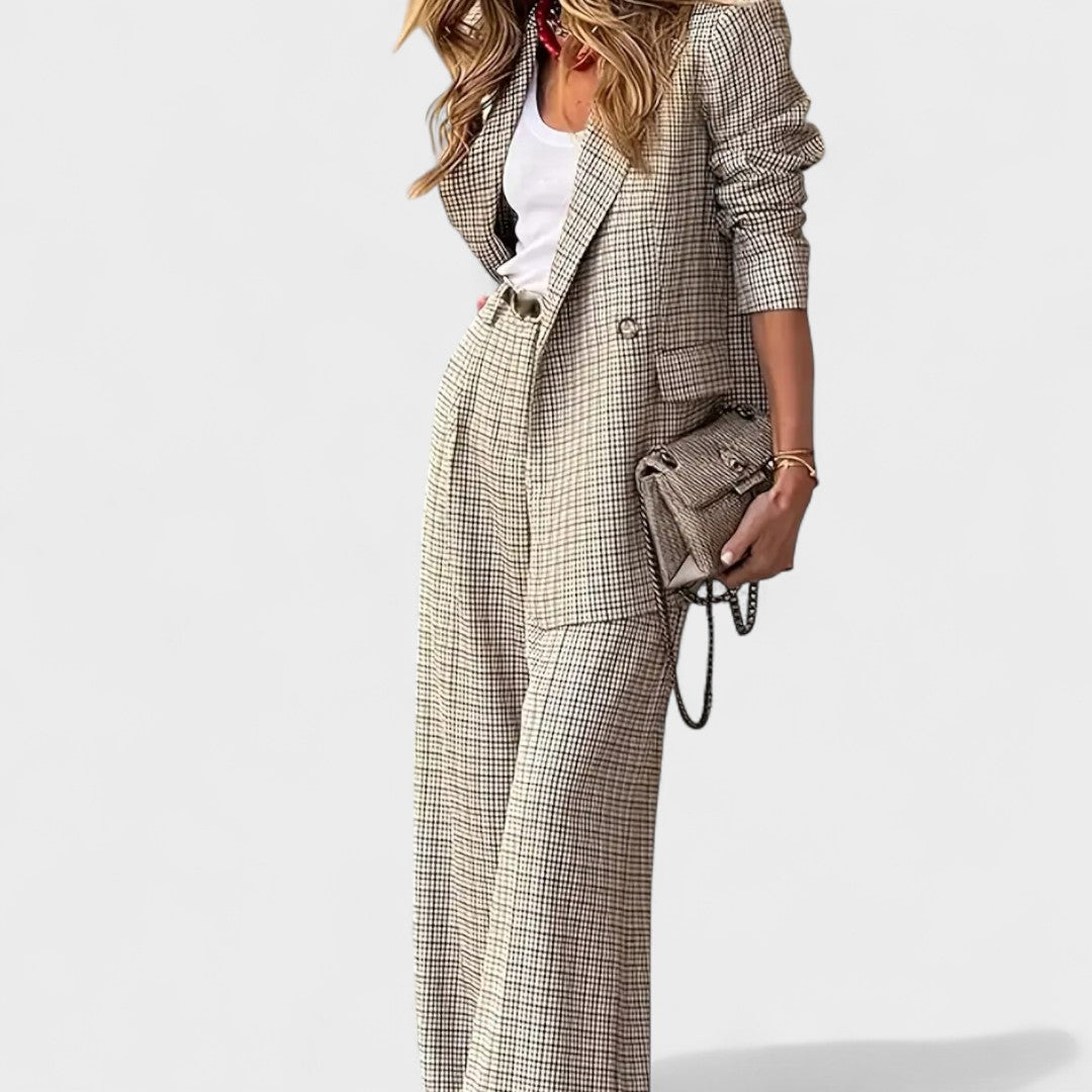 Carlene - Elegant Outfit