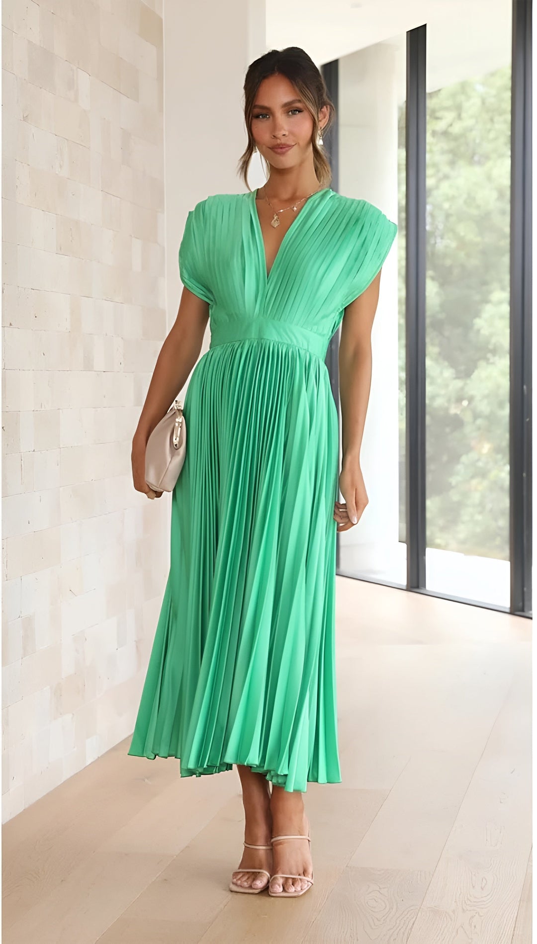 Nova | Sleeveless Dress with Pleats and Zipper