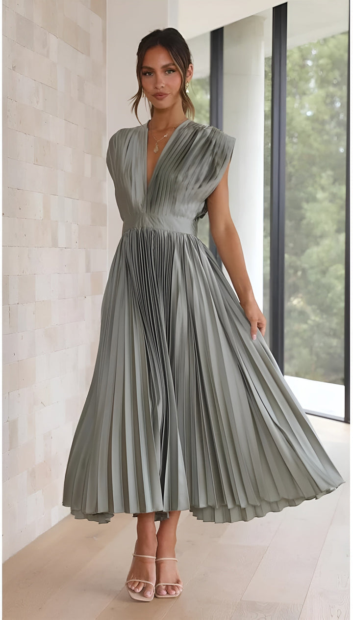 Nova | Sleeveless Dress with Pleats and Zipper