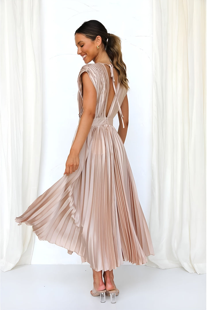Nova | Sleeveless Dress with Pleats and Zipper