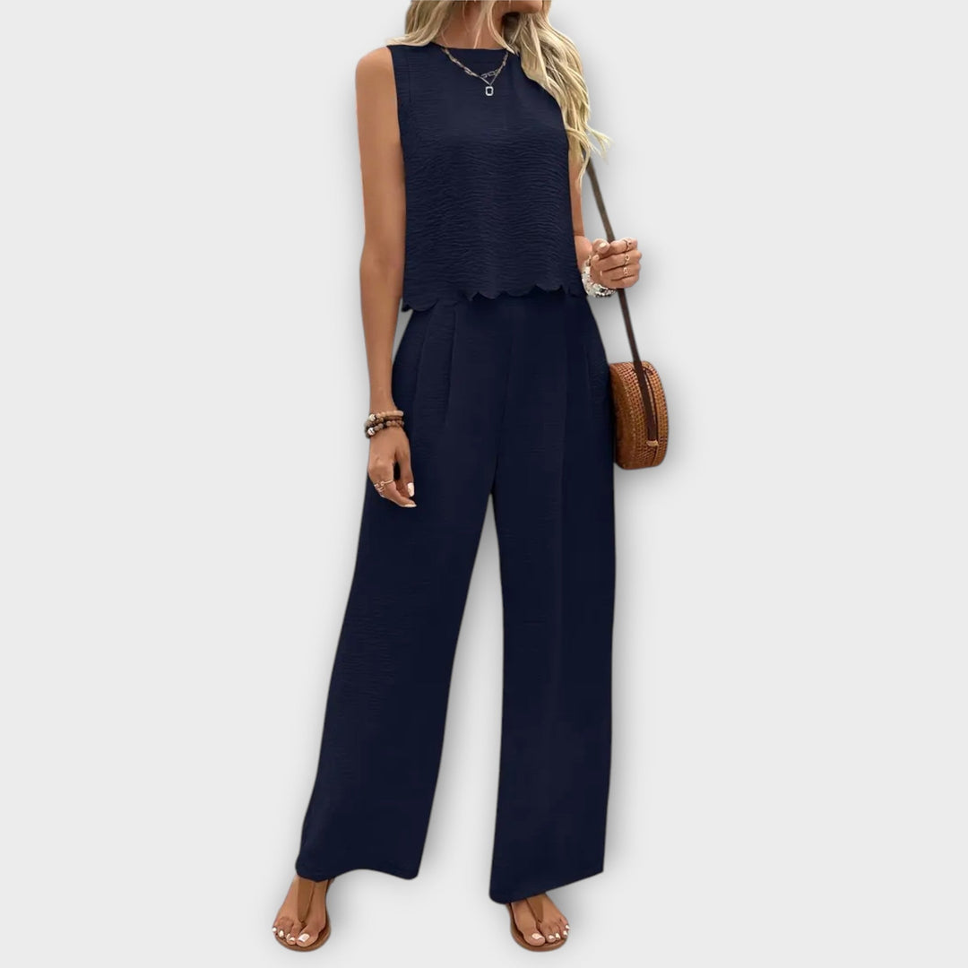 Marcia | Vest with petals and pants