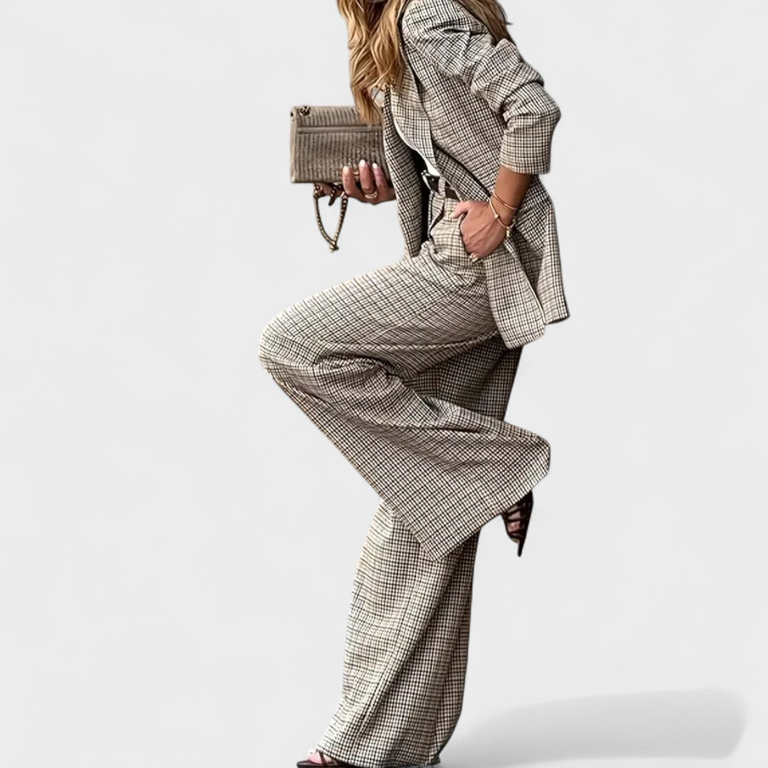 Carlene - Elegant Outfit