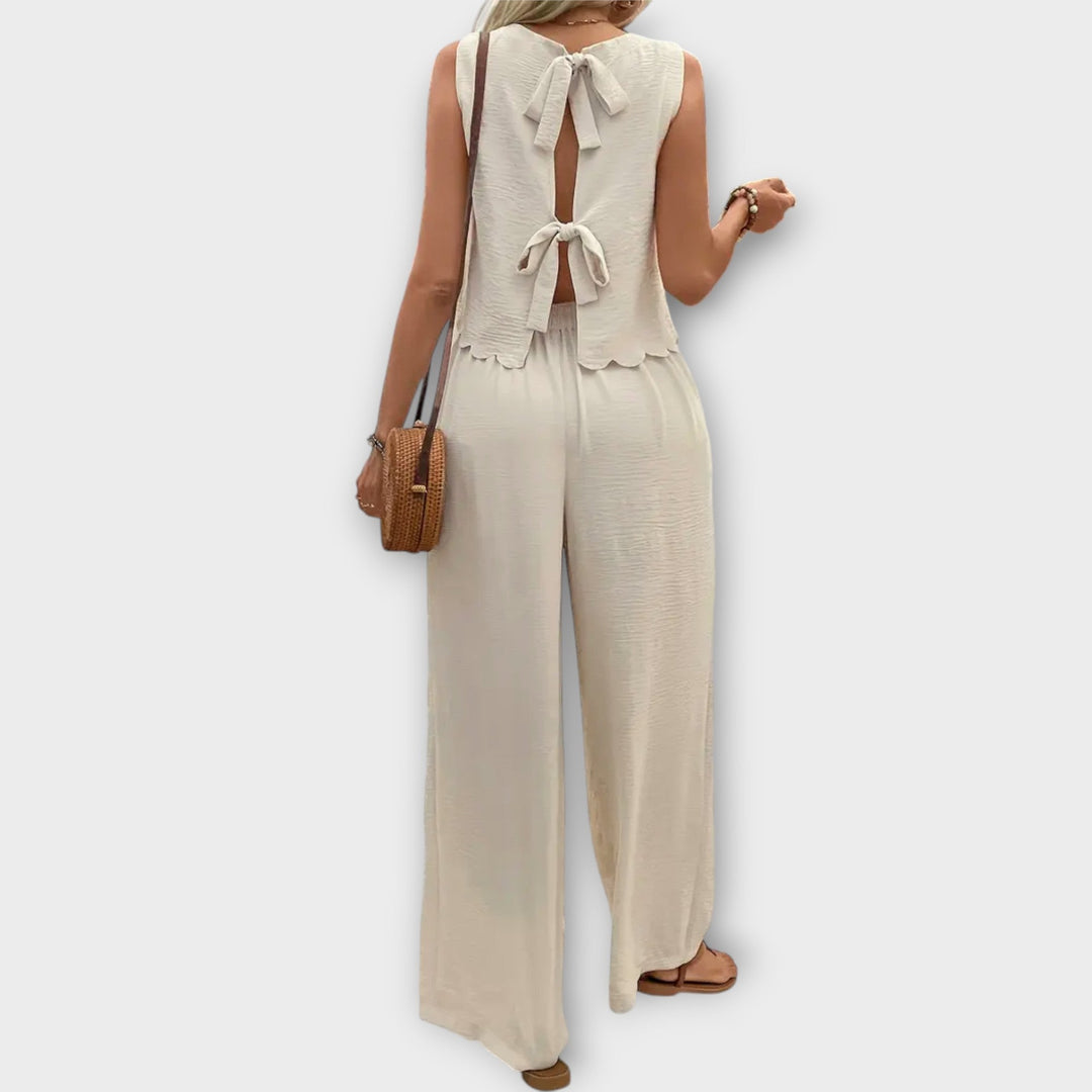 Marcia | Vest with petals and pants