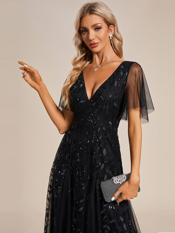 Kaylee | Long Romantic Shimmering Evening Dress with V-Neck and Straps