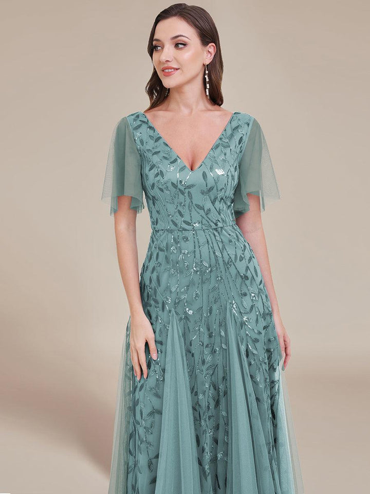 Kaylee | Long Romantic Shimmering Evening Dress with V-Neck and Straps