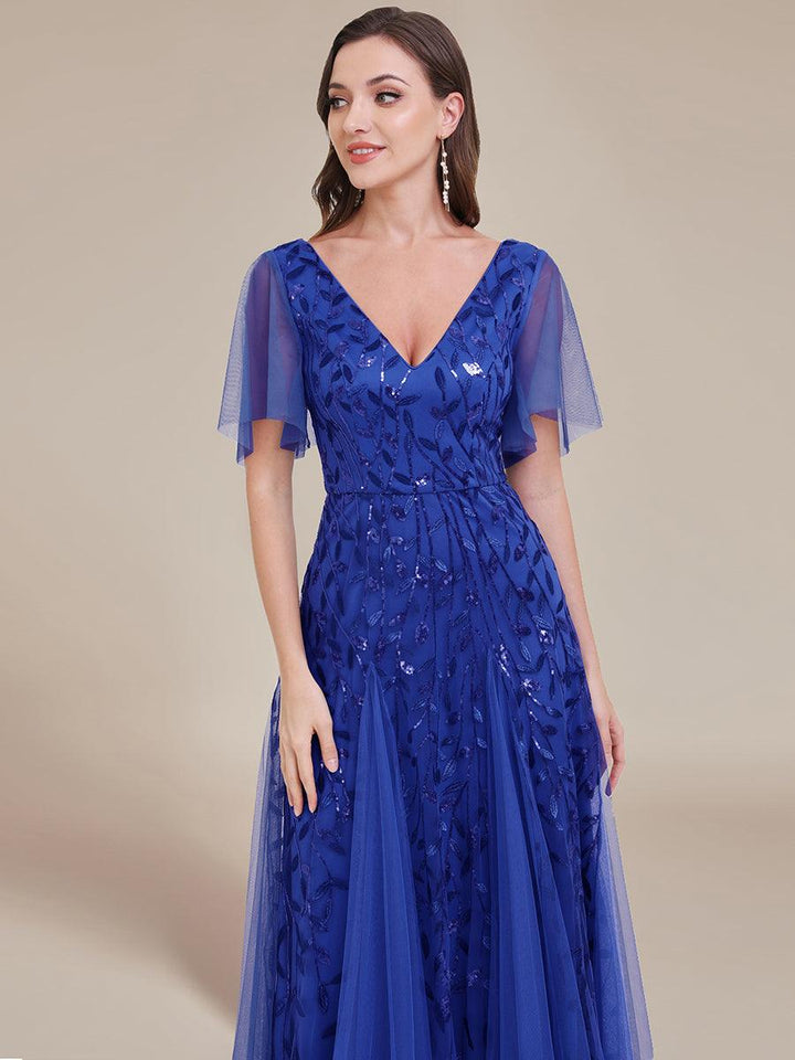 Kaylee | Long Romantic Shimmering Evening Dress with V-Neck and Straps