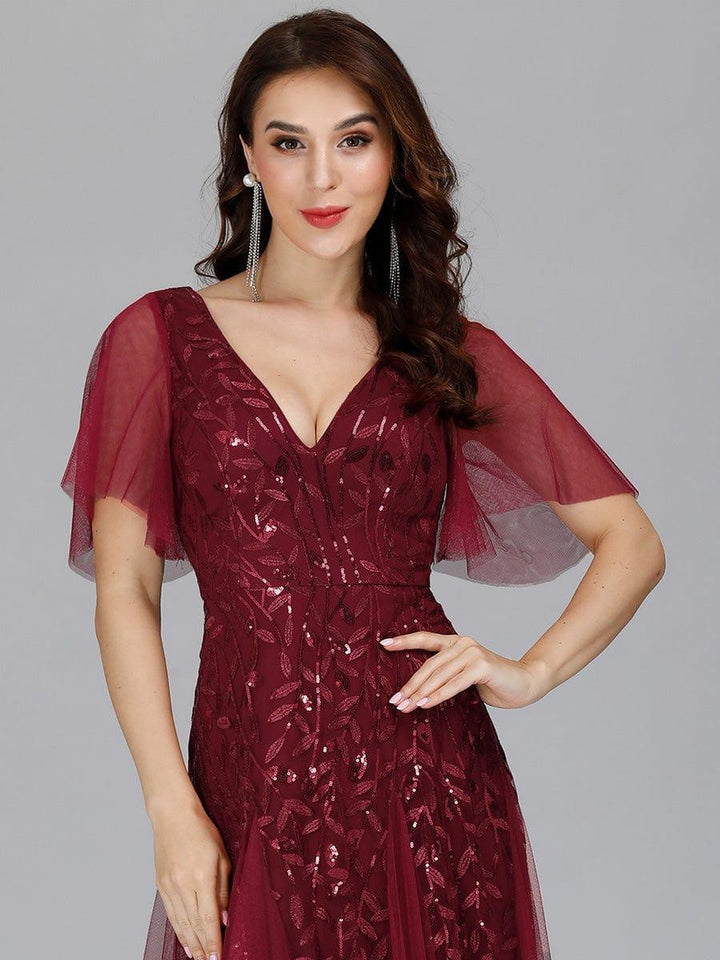 Kaylee | Long Romantic Shimmering Evening Dress with V-Neck and Straps