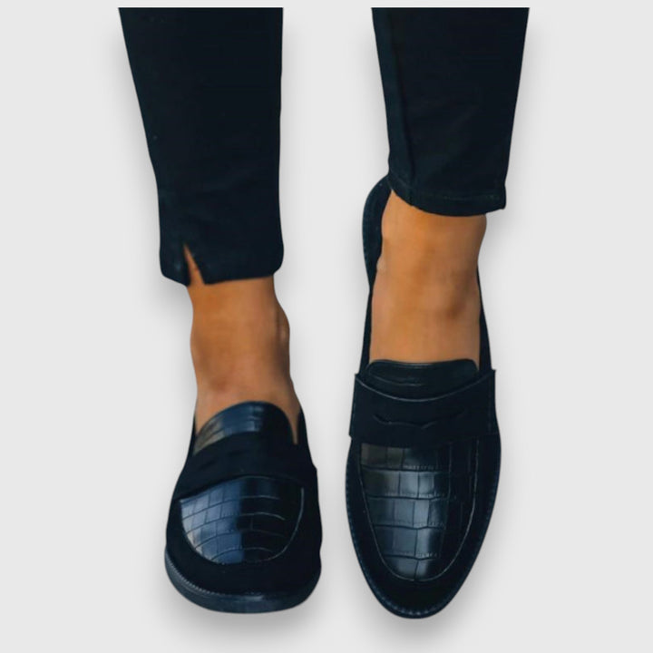 Sarina | Moccasin