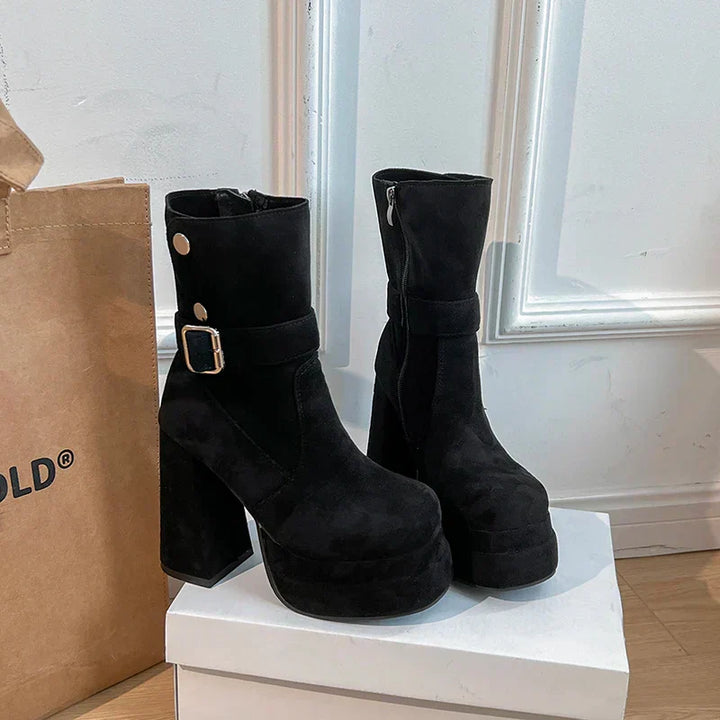 Amalia - Urban style boots with personality and confidence