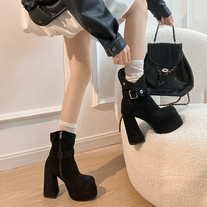Amalia - Urban style boots with personality and confidence