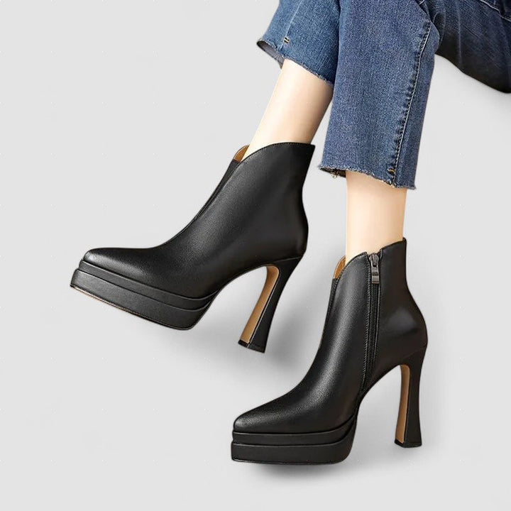 Venetia - Boots with retro style and a touch of modernity