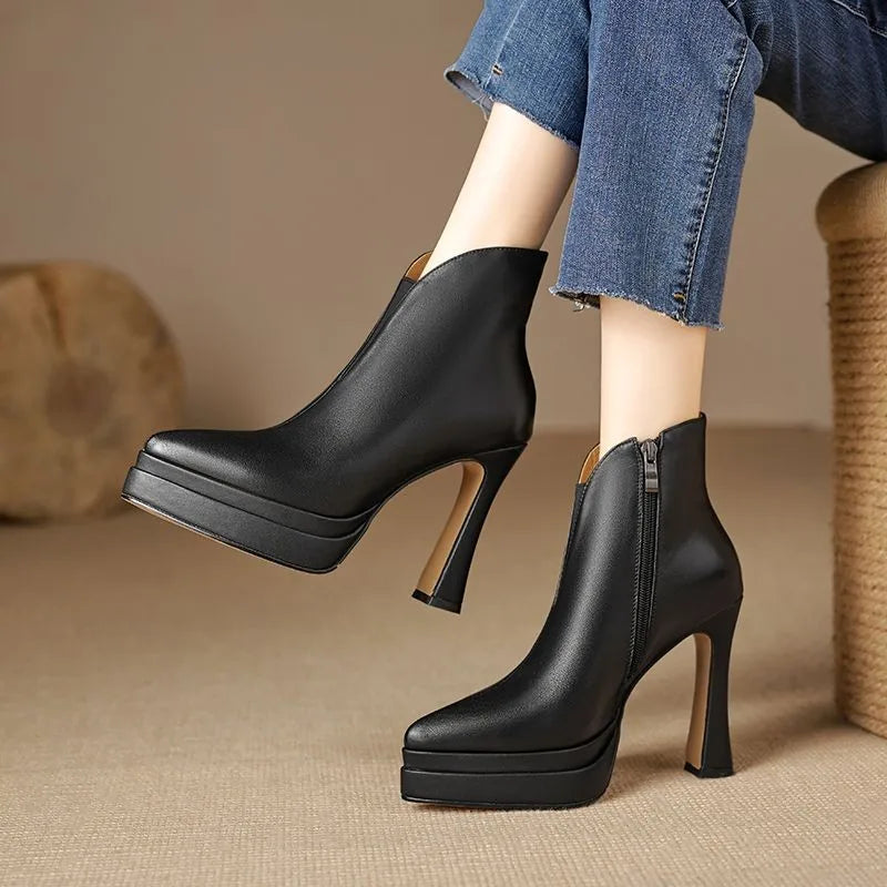 Venetia - Boots with retro style and a touch of modernity