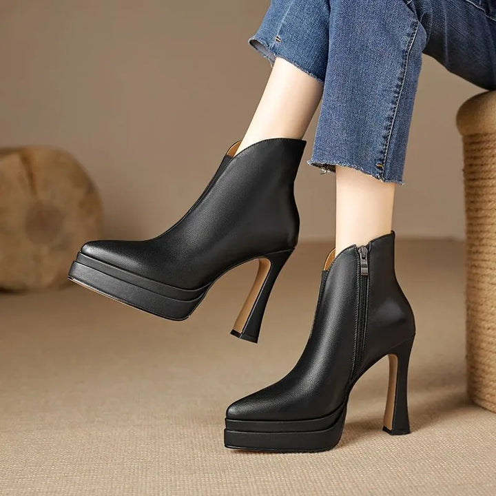 Venetia - Boots with retro style and a touch of modernity