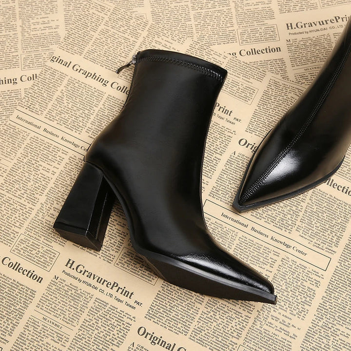Roseanne - The perfect balance between sophistication and comfort