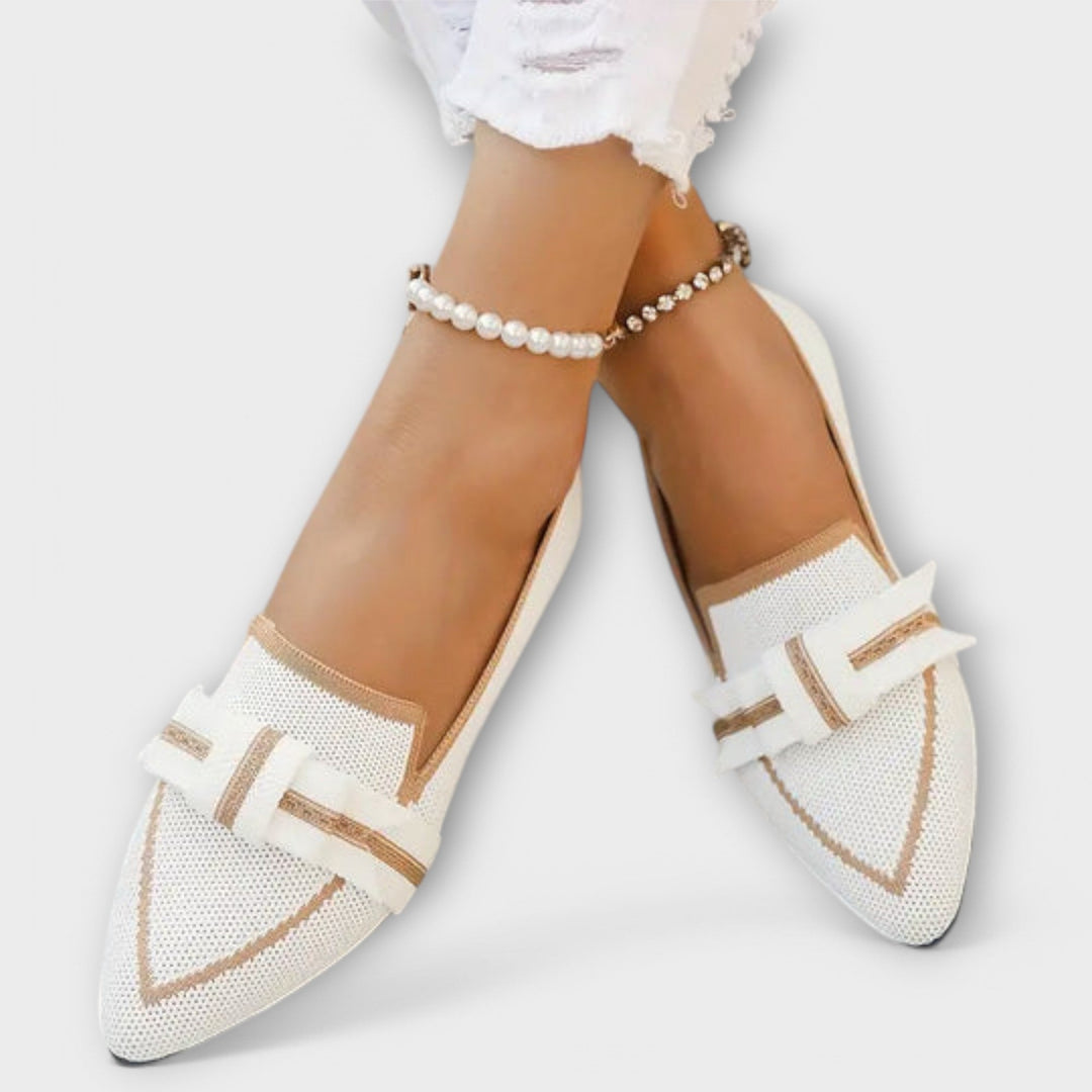 Flat women's shoes with bow design