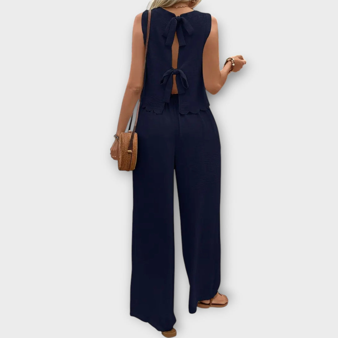 Marcia | Vest with petals and pants