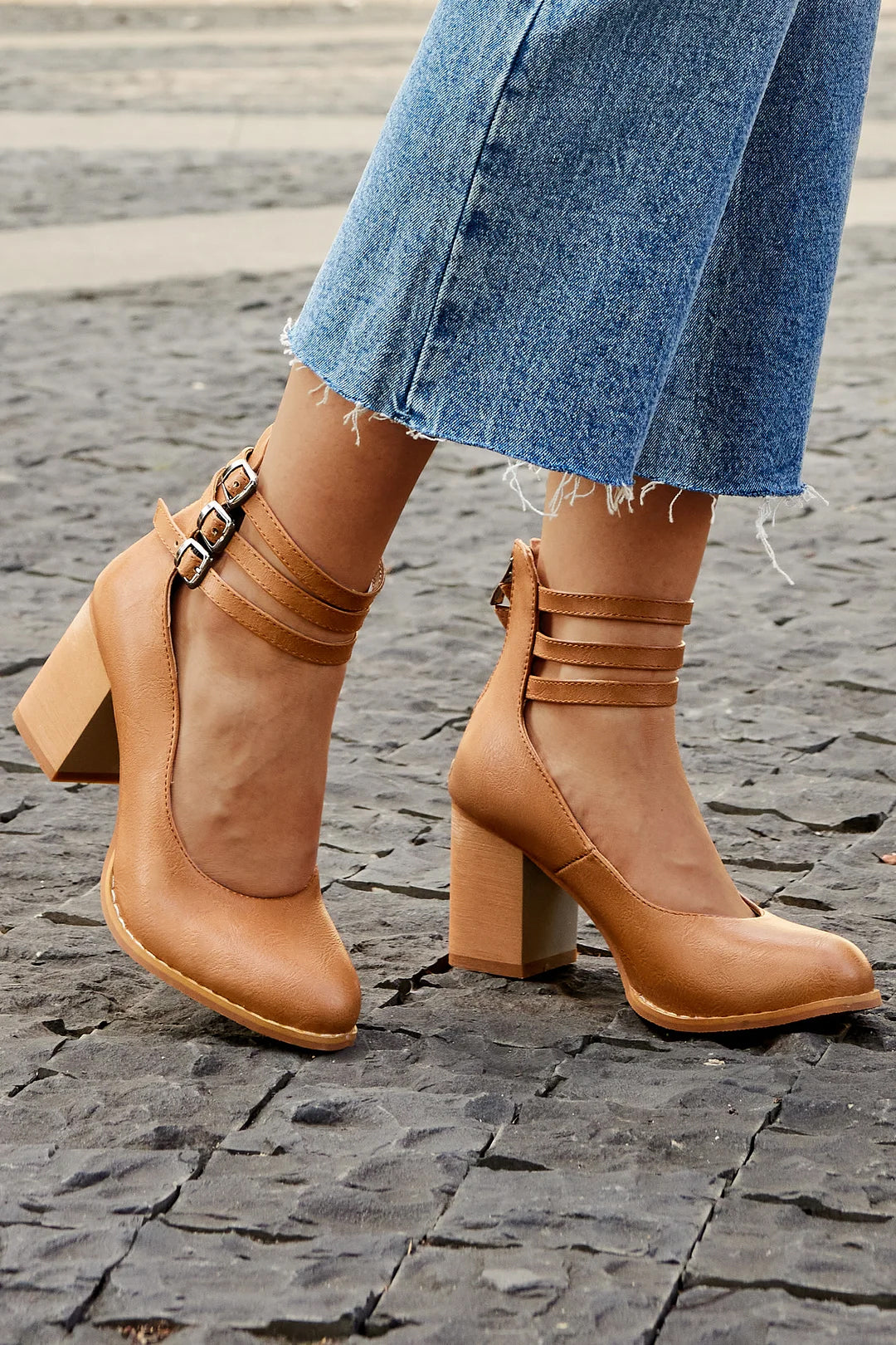 Casilda | Plain sandals with ankle strap and thick sole