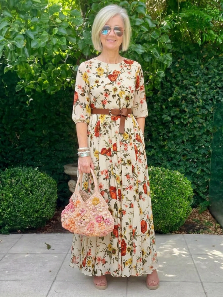 Victoria | Maxi dress with belt, round neckline, and three-quarter sleeves
